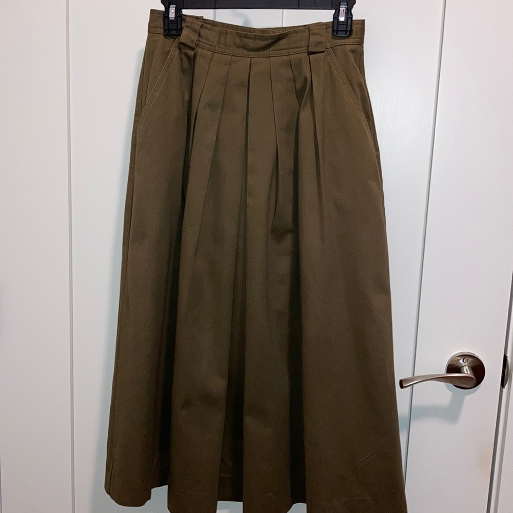 Women’s brown skirt. Charter Club.
